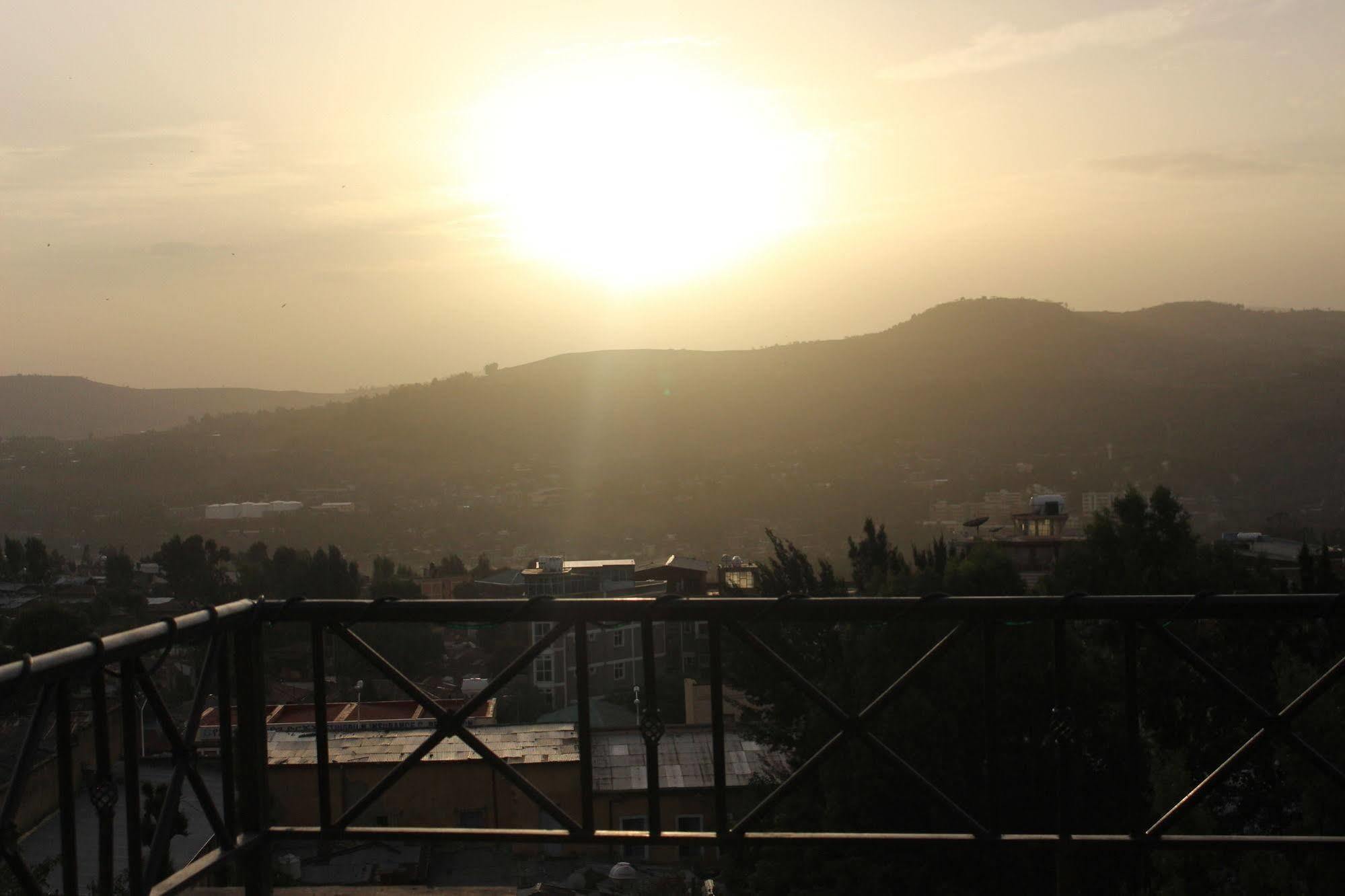 Taye Belay Hotel Γκόνταρ Εξωτερικό φωτογραφία